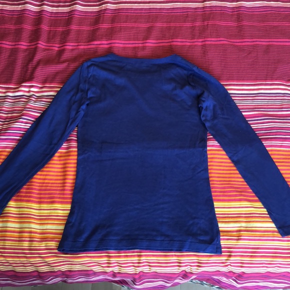 Cute dark blue tee long sleeves with a brilliant star SIZE LARGE 10$ - Picture 2 of 4